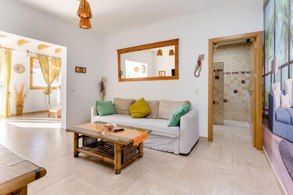 Villa La Isla By Rentaholidayslanzarote ปลายาบลังกา ภายนอก รูปภาพ